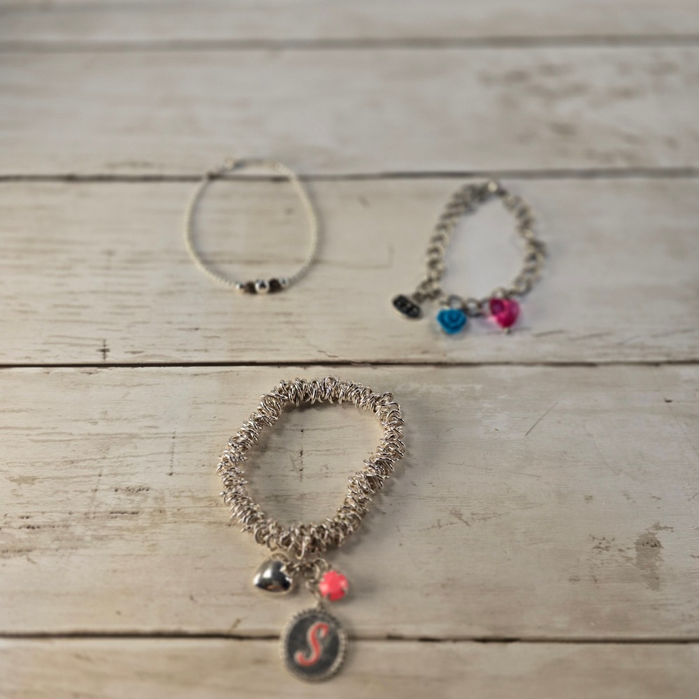 Lot of‎ 3 Silver Tone Charm Bracelets BFF Heart Initial S Beaded Stretch Link
